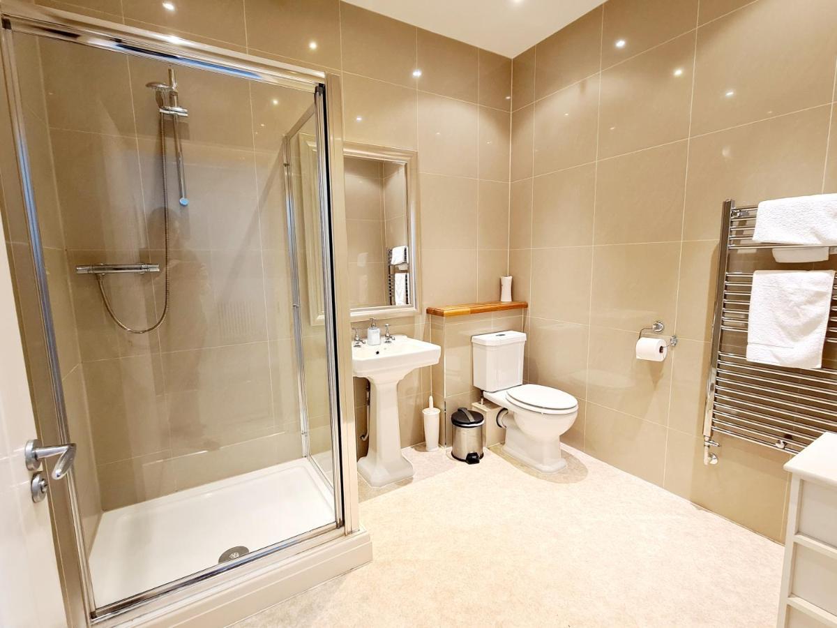 Seas The Day - Beachfront Apartment - Sleeps 4 Ramsgate Bagian luar foto